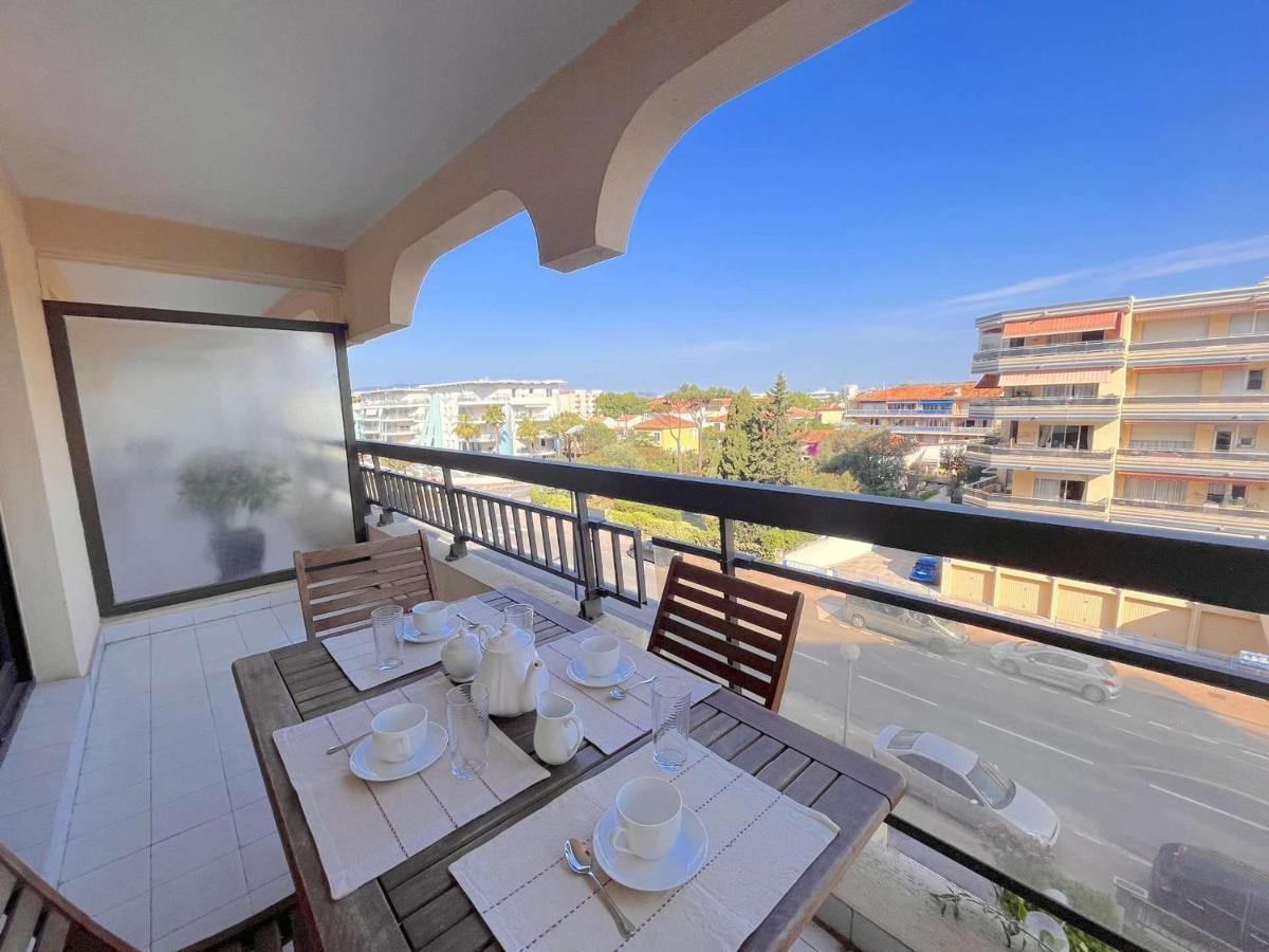 Studio Cabine A 200M De Port Frejus, Plage, Commerces, Terrasse, 4 Couchages, Menage Inclus - Fr-1-226A-31 Buitenkant foto