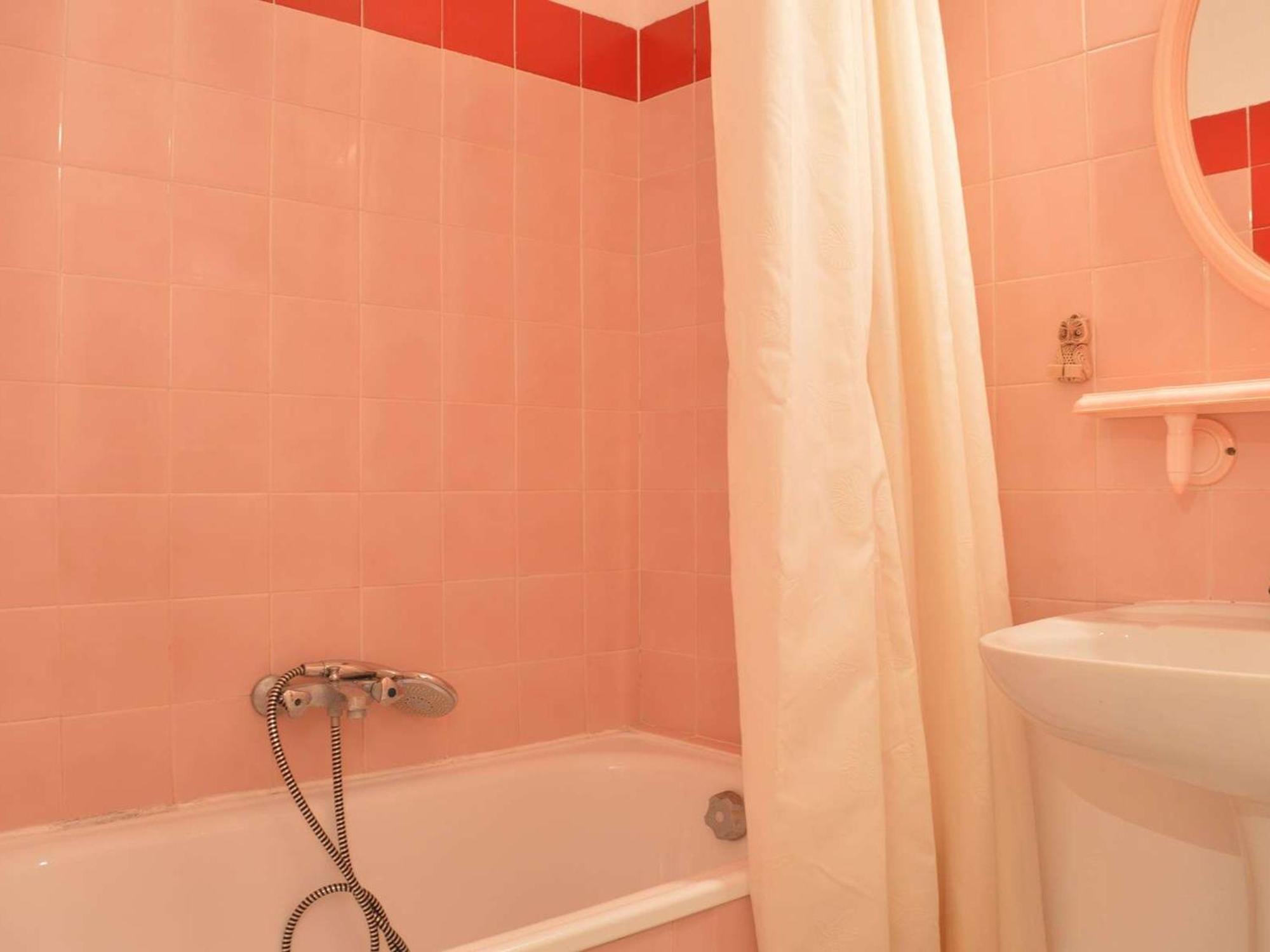 Studio Cabine A 200M De Port Frejus, Plage, Commerces, Terrasse, 4 Couchages, Menage Inclus - Fr-1-226A-31 Buitenkant foto